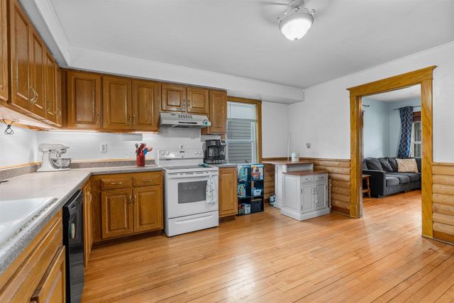 246 W 16TH AVENUE, Oshkosh, WI 54902