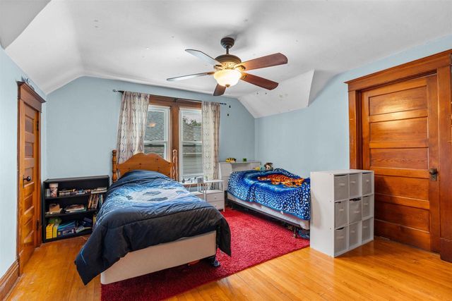 246 W 16TH AVENUE, Oshkosh, WI 54902