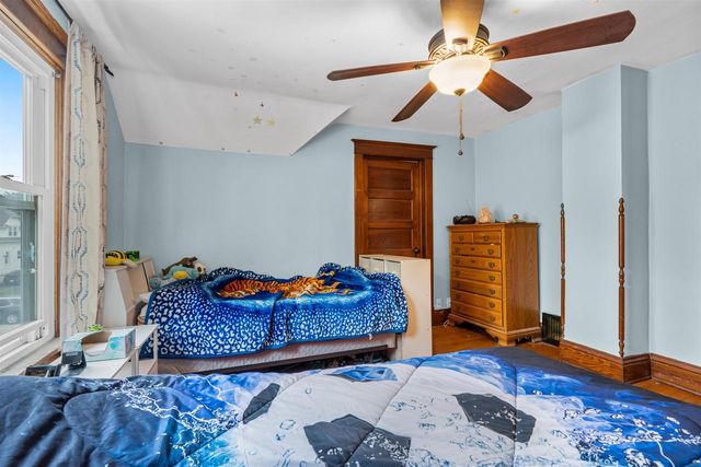 246 W 16TH AVENUE, Oshkosh, WI 54902