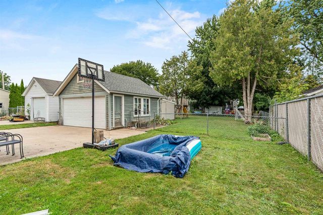 246 W 16TH AVENUE, Oshkosh, WI 54902
