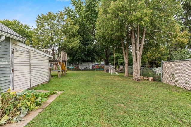 246 W 16TH AVENUE, Oshkosh, WI 54902