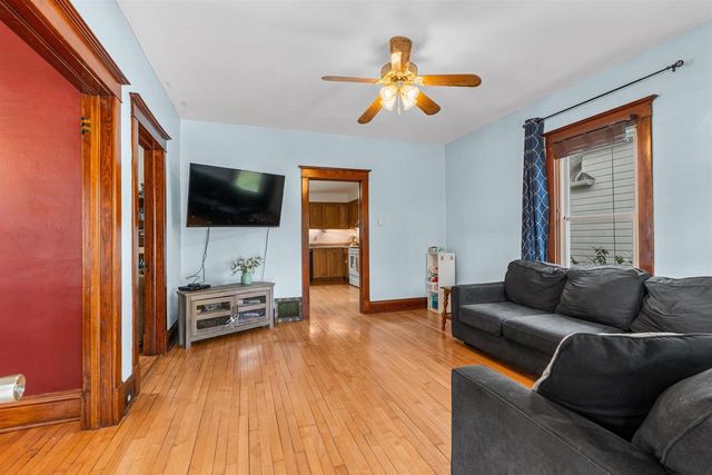 246 W 16TH AVENUE, Oshkosh, WI 54902