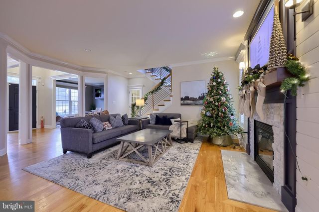 307 BOWYER LN, Lititz, PA 17543