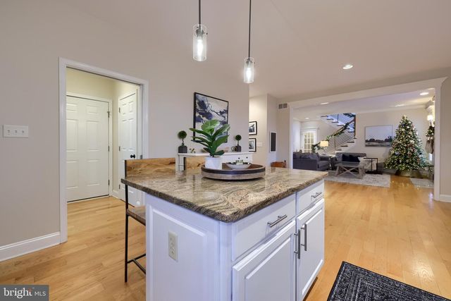 307 BOWYER LN, Lititz, PA 17543