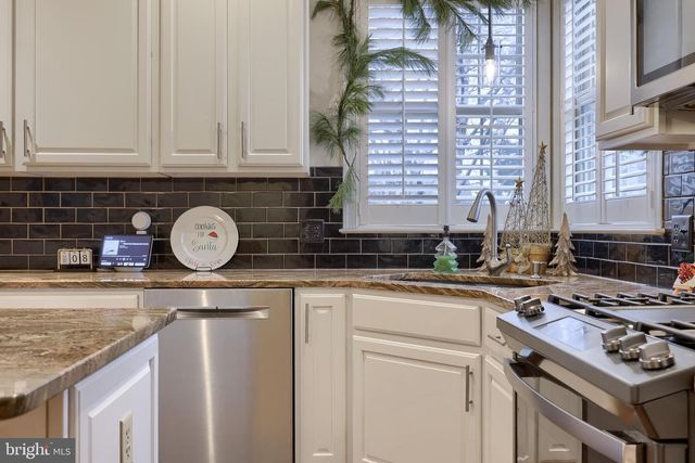 307 BOWYER LN, Lititz, PA 17543