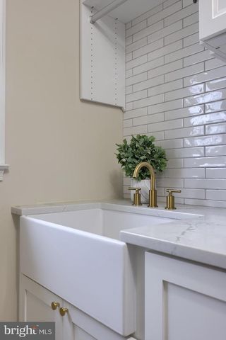 307 BOWYER LN, Lititz, PA 17543