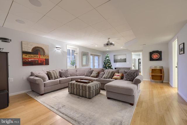 307 BOWYER LN, Lititz, PA 17543