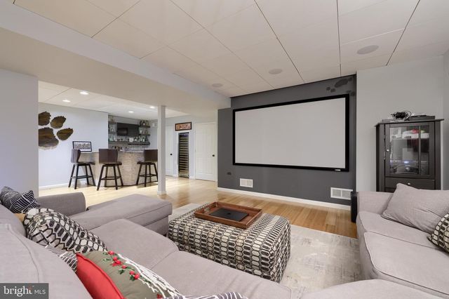 307 BOWYER LN, Lititz, PA 17543