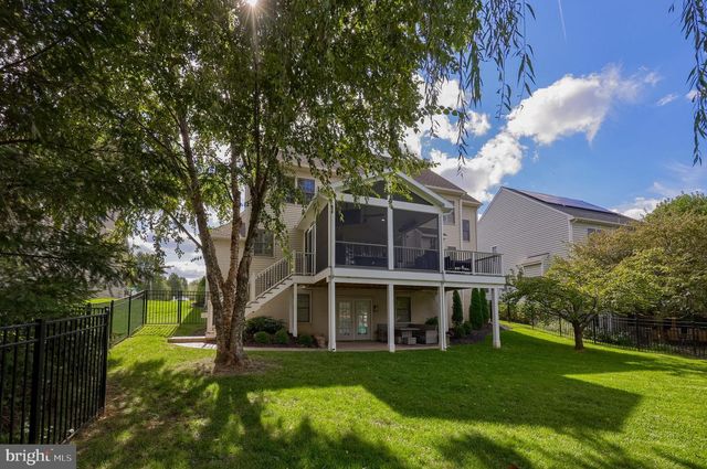 307 BOWYER LN, Lititz, PA 17543