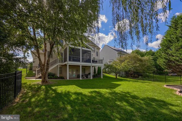 307 BOWYER LN, Lititz, PA 17543