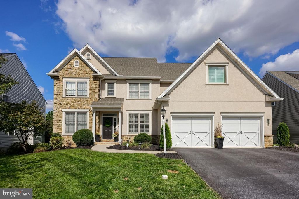 307 BOWYER LN, Lititz, PA 17543