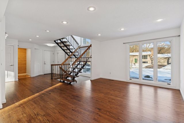 13124 April Lane, Minnetonka, MN 55305