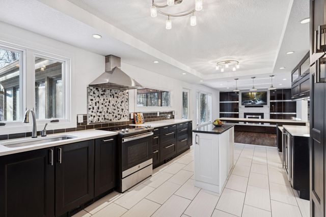 13124 April Lane, Minnetonka, MN 55305