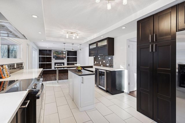 13124 April Lane, Minnetonka, MN 55305