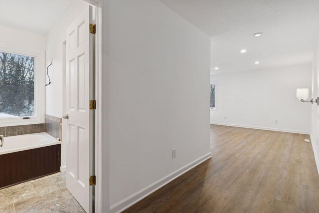 13124 April Lane, Minnetonka, MN 55305