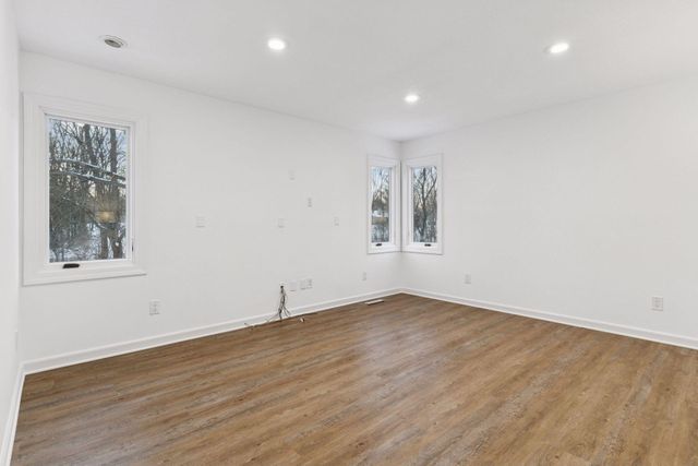 13124 April Lane, Minnetonka, MN 55305