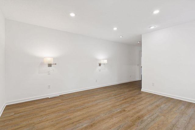 13124 April Lane, Minnetonka, MN 55305