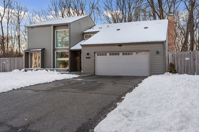 13124 April Lane, Minnetonka, MN 55305