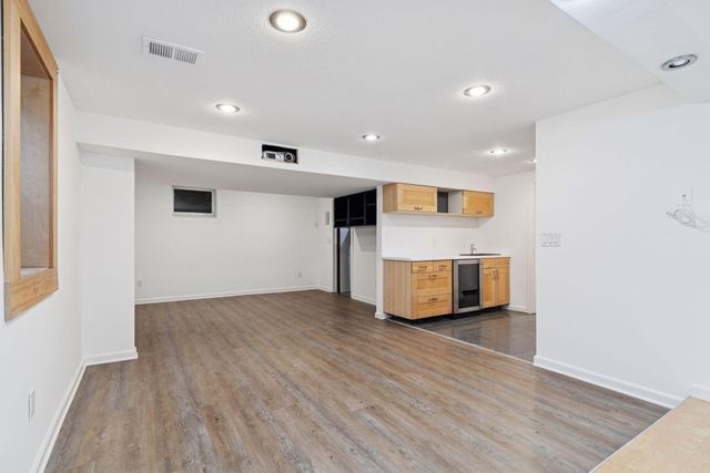 13124 April Lane, Minnetonka, MN 55305