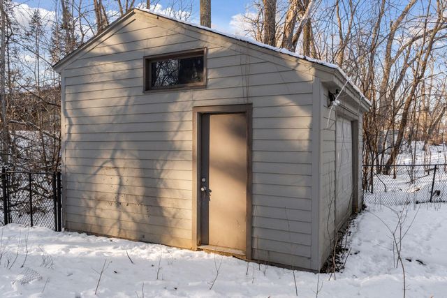 13124 April Lane, Minnetonka, MN 55305