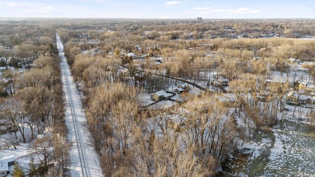 13124 April Lane, Minnetonka, MN 55305