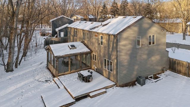 13124 April Lane, Minnetonka, MN 55305