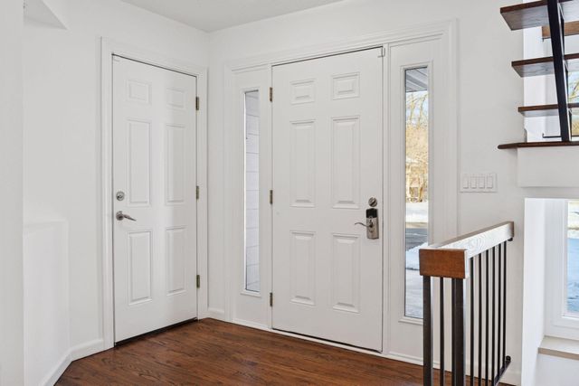 13124 April Lane, Minnetonka, MN 55305