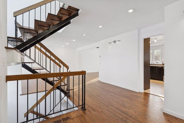 13124 April Lane, Minnetonka, MN 55305