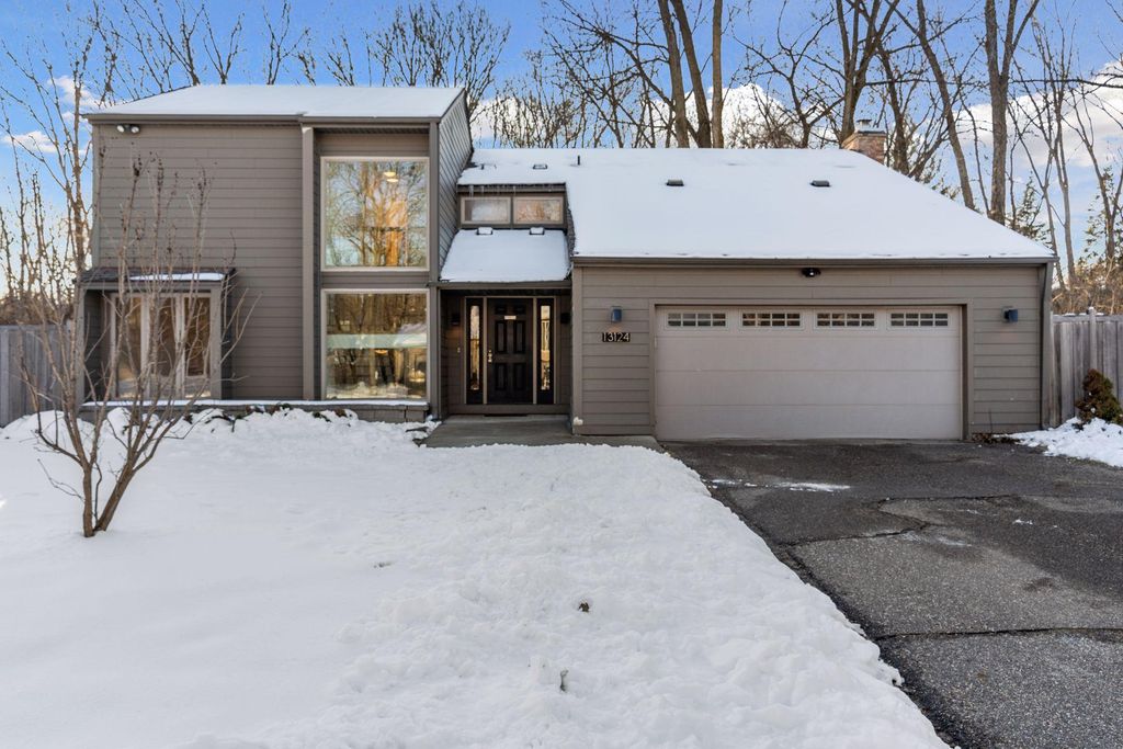 13124 April Lane, Minnetonka, MN 55305