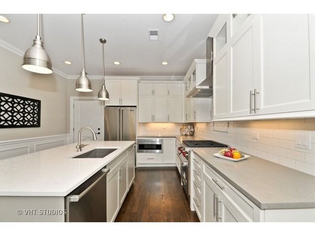 3356 N Marshfield Avenue 2, Chicago, IL 60657