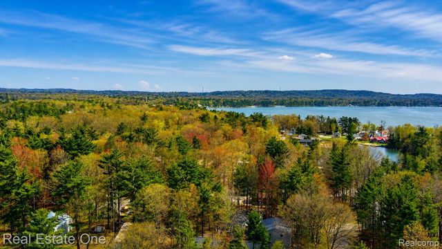1961 N Beechwood Drive, Golden Township, MI 49436