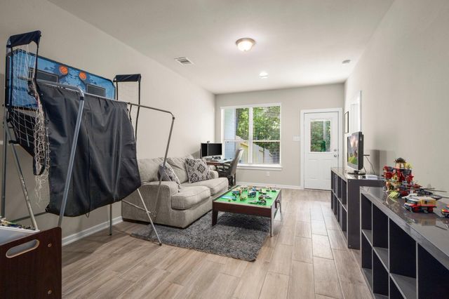 255 S Spotted Fern Drive, Montgomery, TX 77316