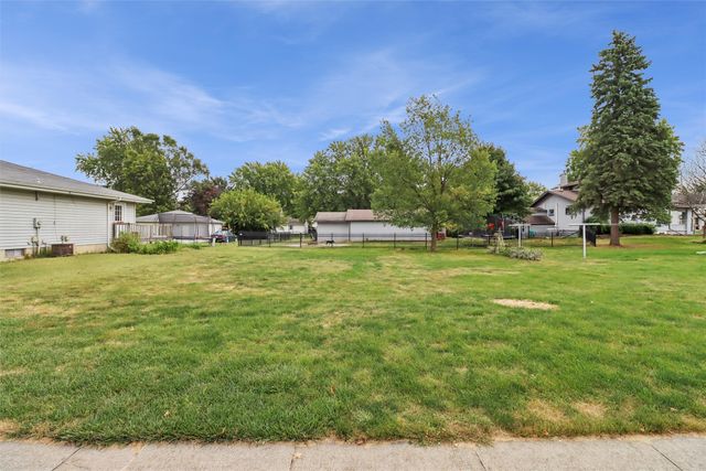 400 E Ashland Avenue, Indianola, IA 50125