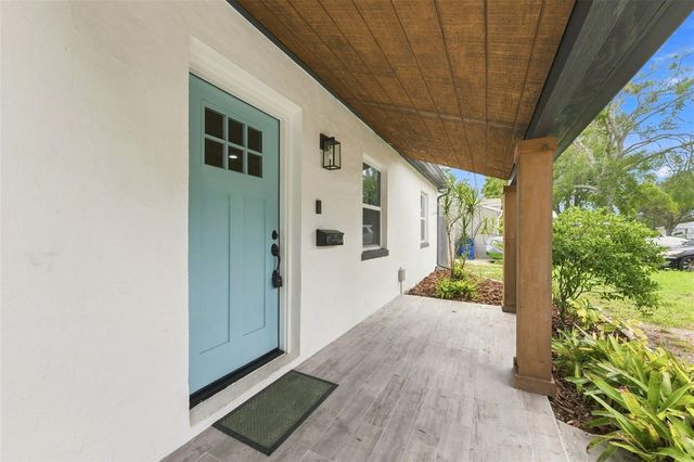 240 42ND AVENUE NE, St Petersburg, FL 33703