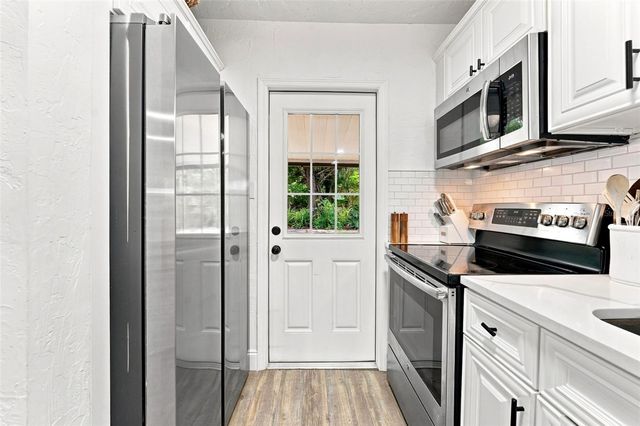 240 42ND AVENUE NE, St Petersburg, FL 33703