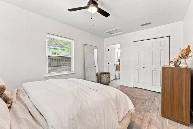 240 42ND AVENUE NE, St Petersburg, FL 33703