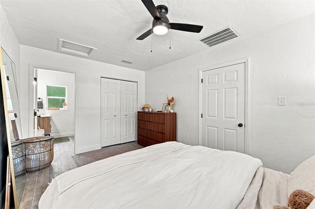 240 42ND AVENUE NE, St Petersburg, FL 33703