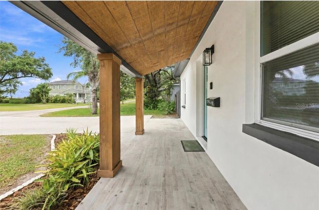 240 42ND AVENUE NE, St Petersburg, FL 33703