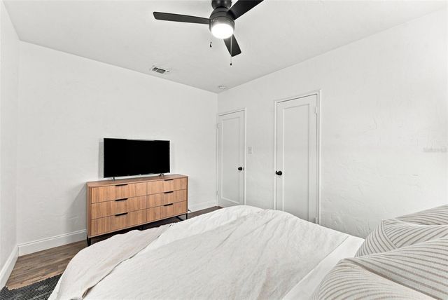 240 42ND AVENUE NE, St Petersburg, FL 33703