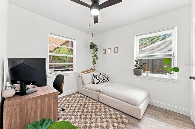 240 42ND AVENUE NE, St Petersburg, FL 33703