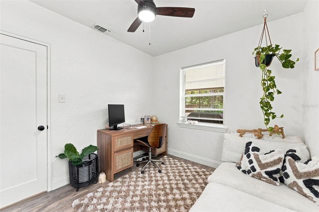 240 42ND AVENUE NE, St Petersburg, FL 33703