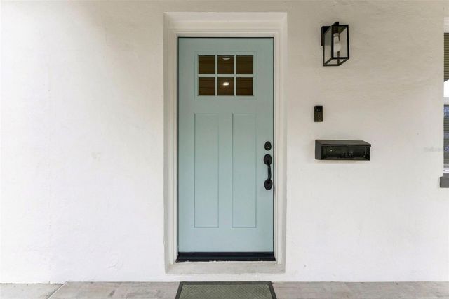 240 42ND AVENUE NE, St Petersburg, FL 33703