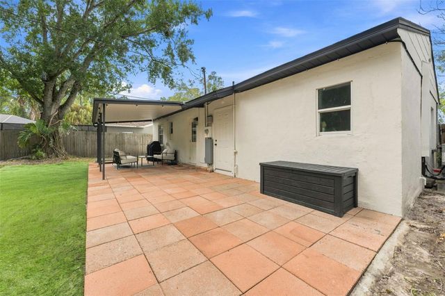 240 42ND AVENUE NE, St Petersburg, FL 33703
