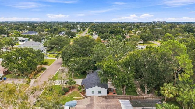 240 42ND AVENUE NE, St Petersburg, FL 33703