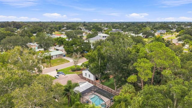 240 42ND AVENUE NE, St Petersburg, FL 33703