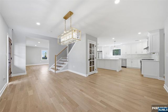 182 W Grand Avenue, Park Ridge, NJ 07656