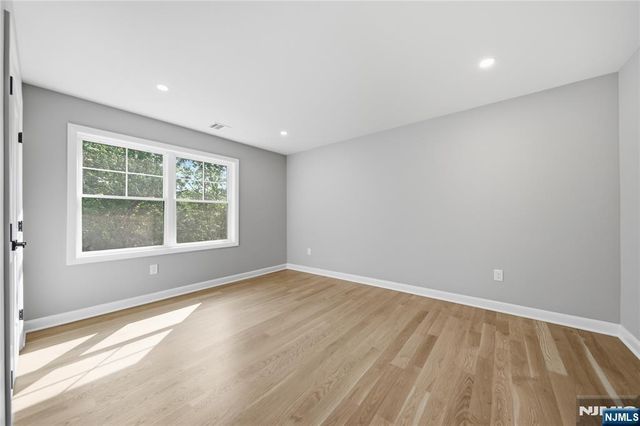 182 W Grand Avenue, Park Ridge, NJ 07656