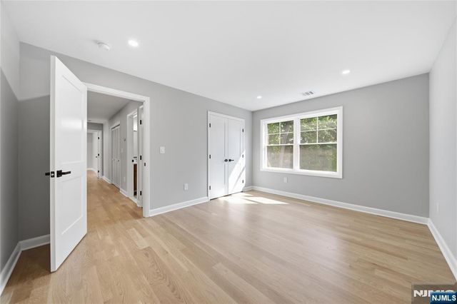 182 W Grand Avenue, Park Ridge, NJ 07656