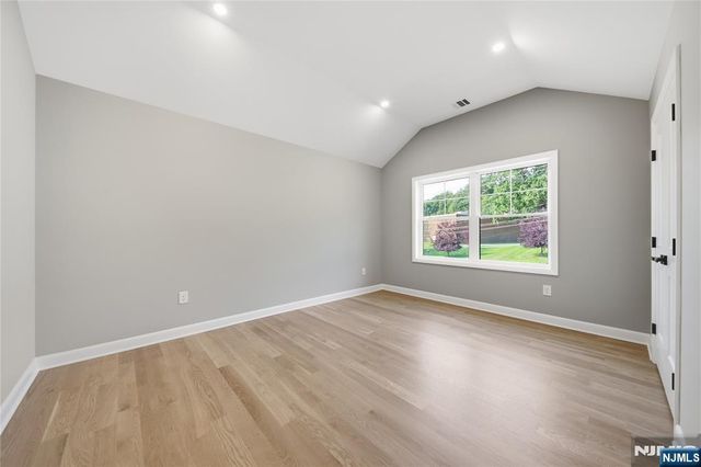 182 W Grand Avenue, Park Ridge, NJ 07656