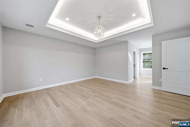 182 W Grand Avenue, Park Ridge, NJ 07656